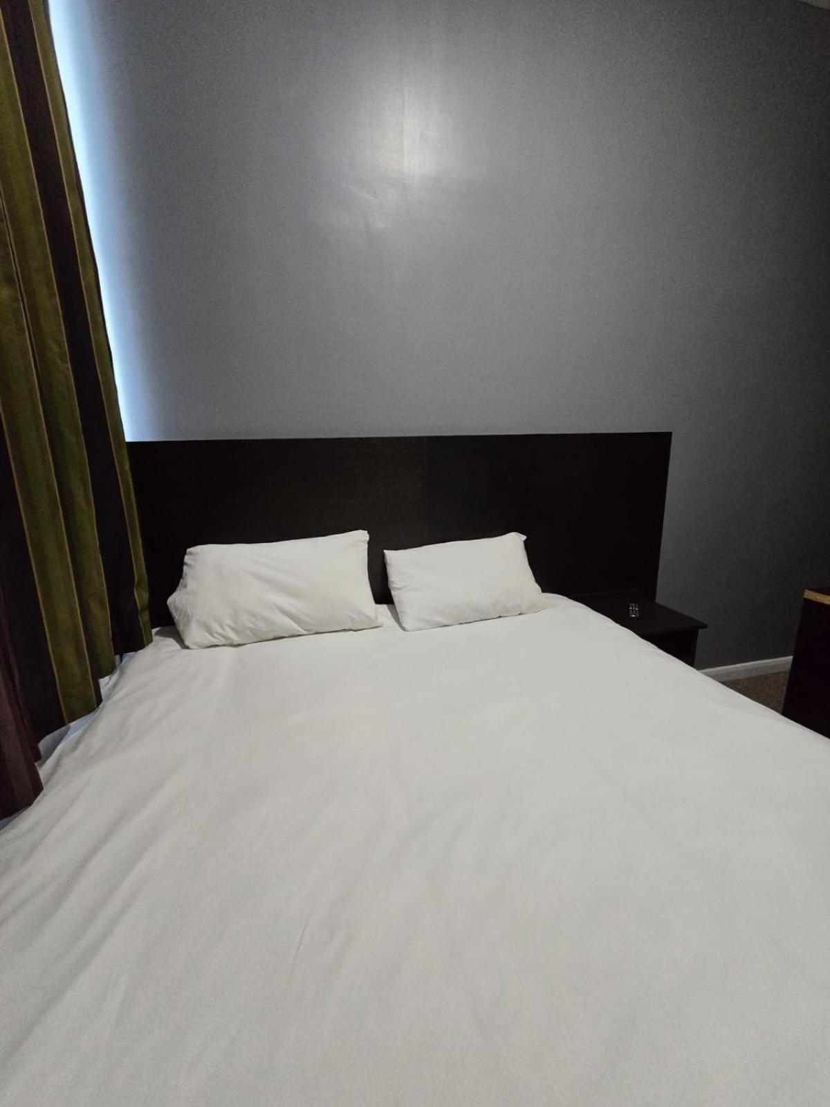 L S Hotel London
