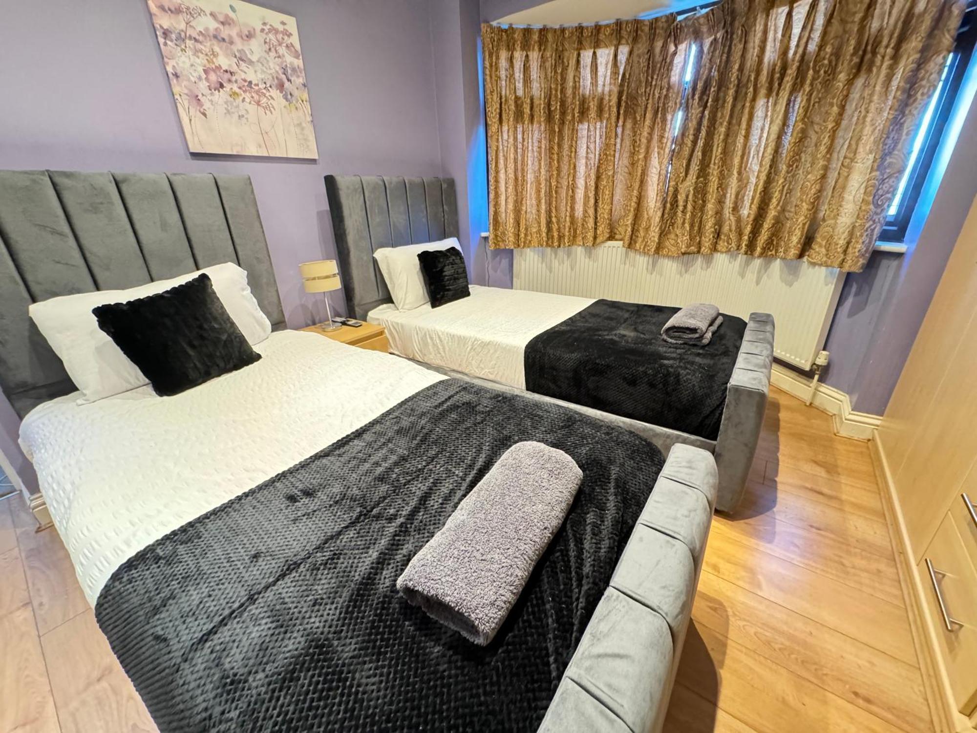 Spacious 6 Bed House 10 Beds In Blackheath Appartement Londen