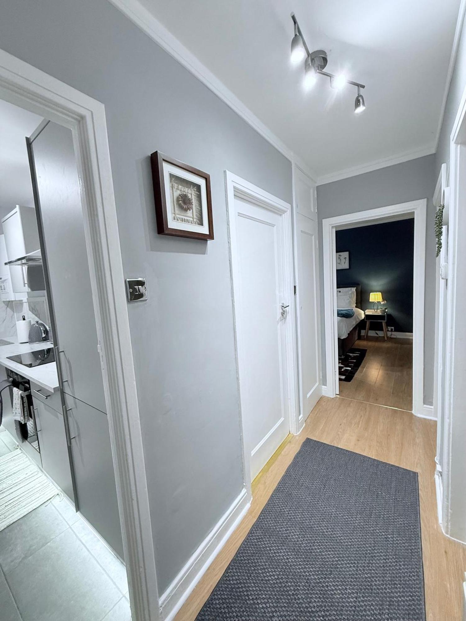 Staylondon - Sleeps 6 With Free Parking - Tourist, Concerts & Matches London