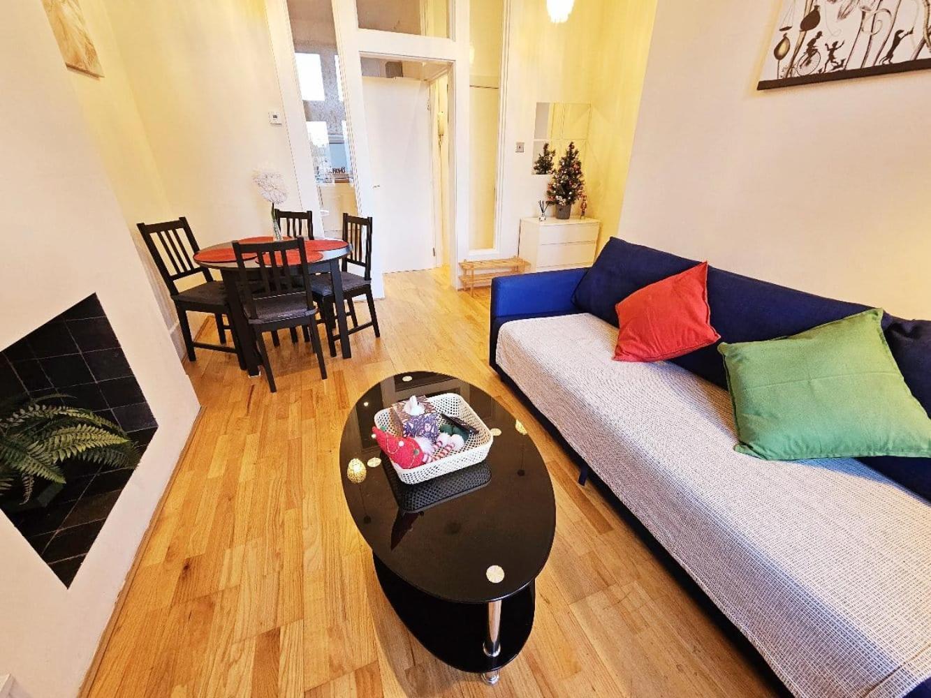 Airy&cosy 1bed Flat For 4people, Close To Apartment *