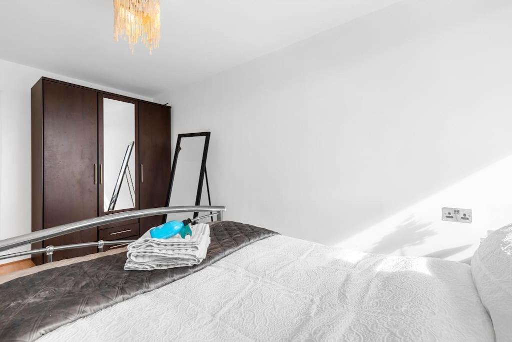 Modern Flat With Views Apartment *