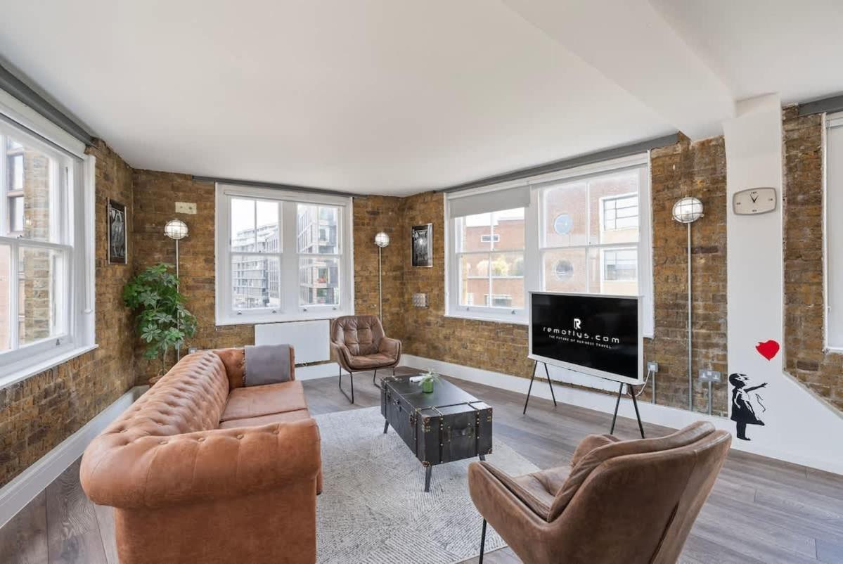 Large 1 Bedroom In Old St * London