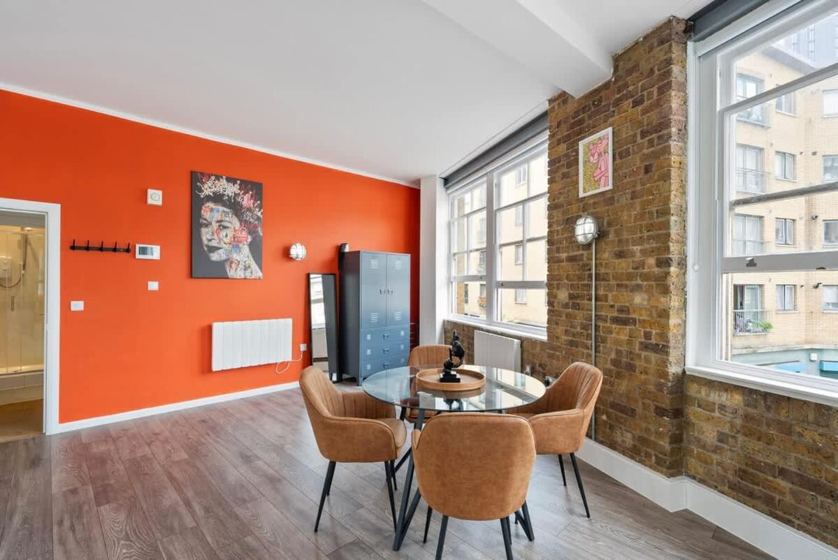 Holiday home New & Spacious In Old St