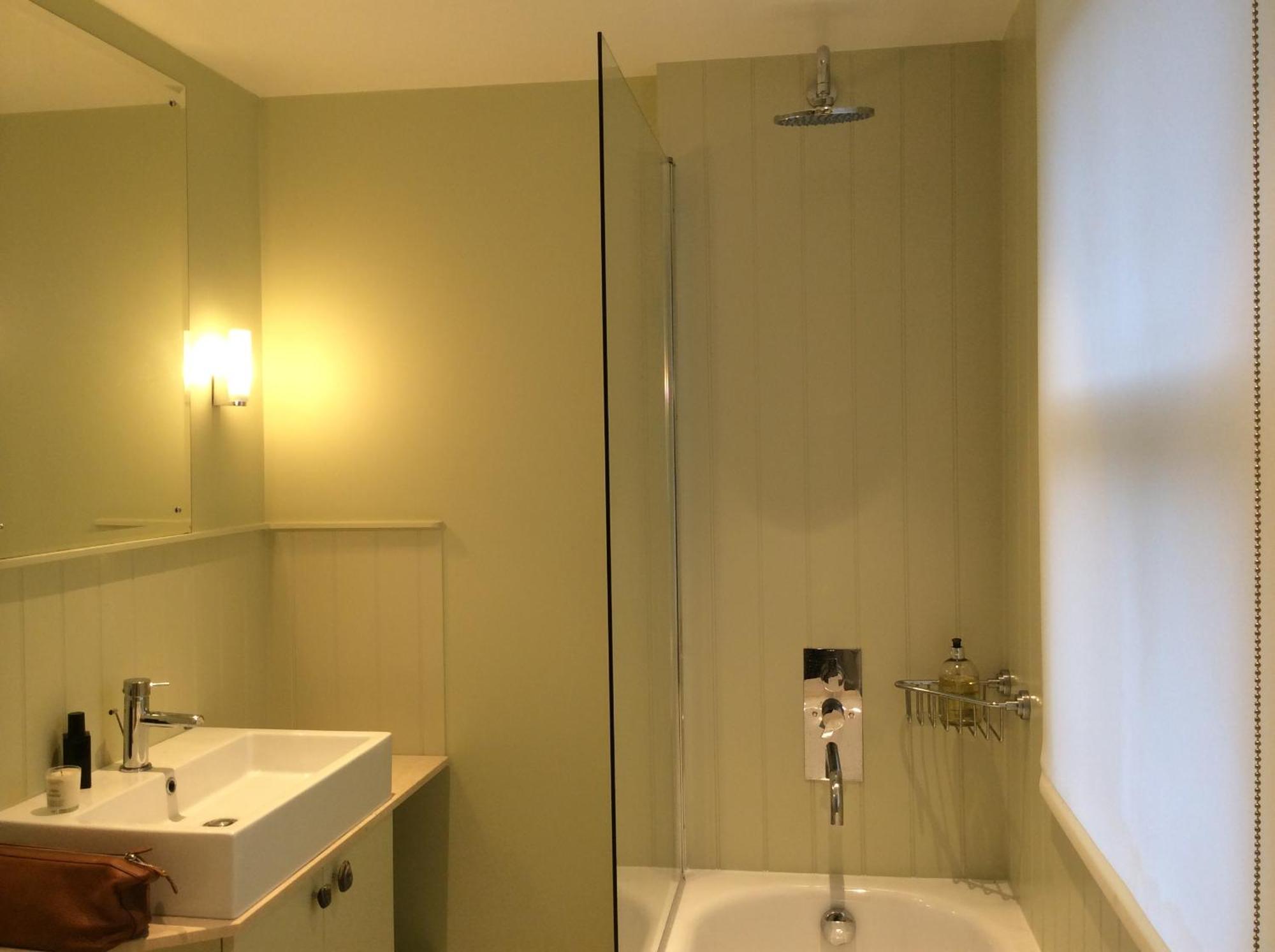 Bed & Breakfast Ensuite Roof Terrace Nr Nine Elms Londen