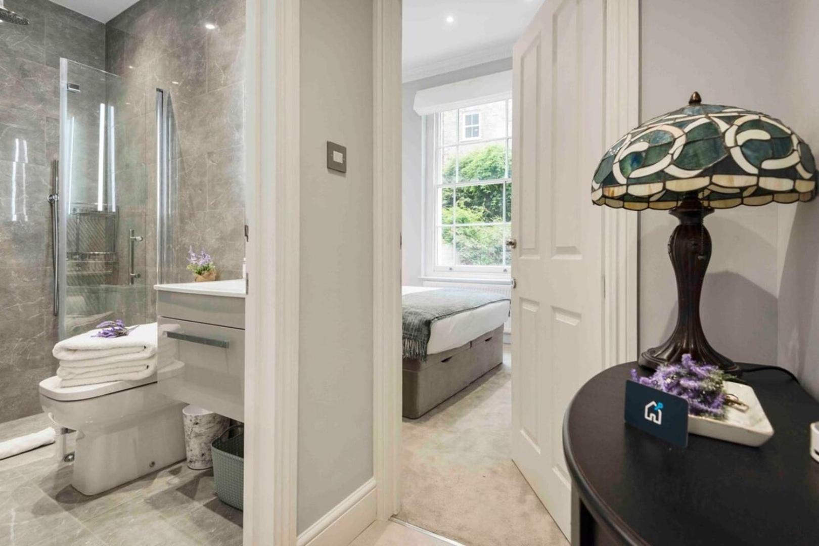 Bright And Modern Bayswater Apartment *