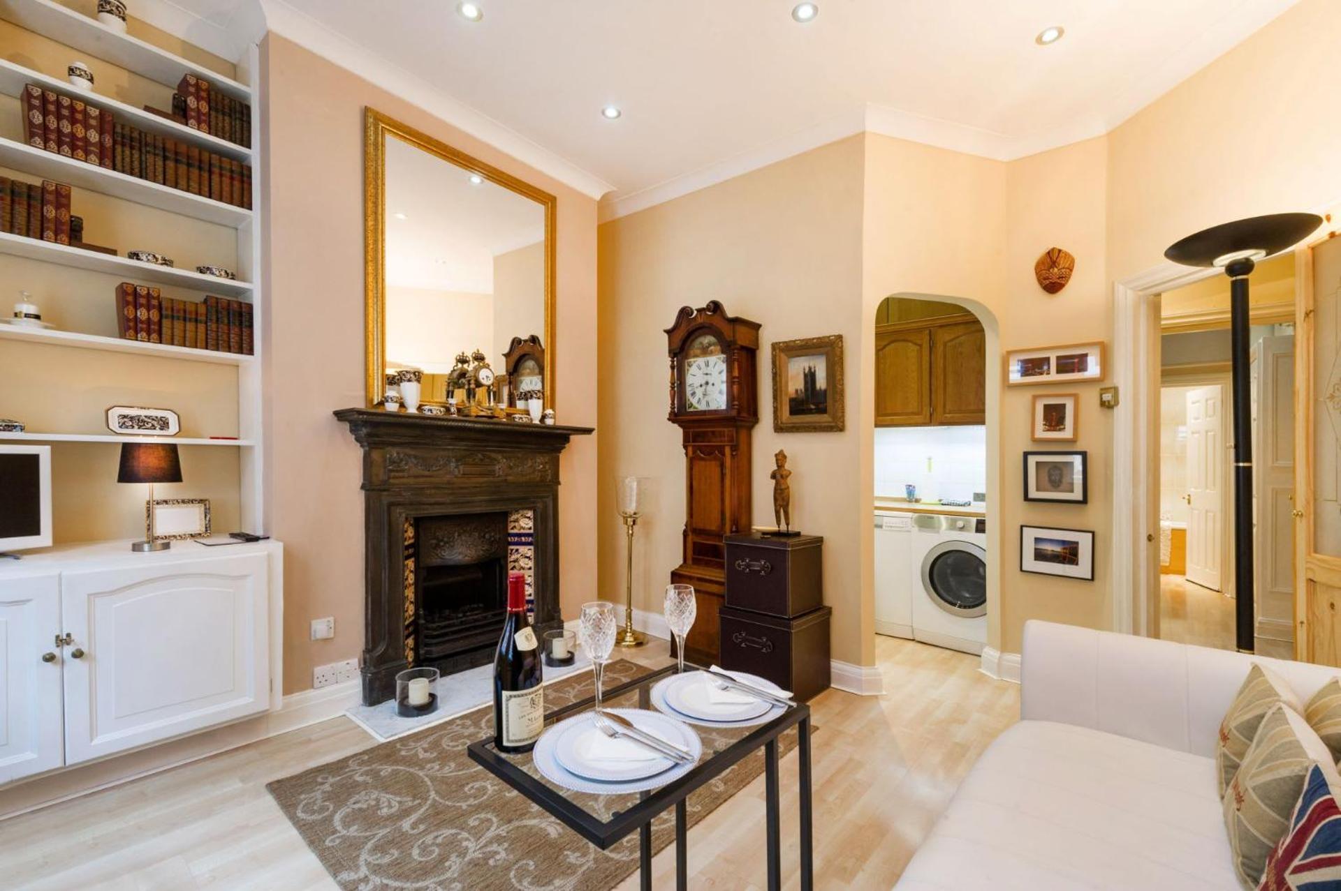 The Vintage - Fitzrovia - By Frankie Says Gasthof