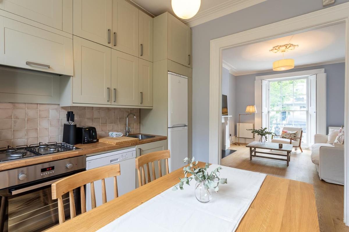 Two Bed Notting Hill Gem Apartment *