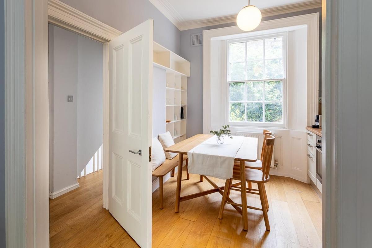 Two Bed Notting Hill Gem Apartment London