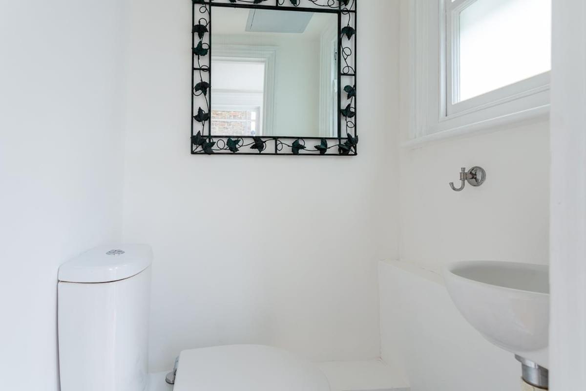 Two Bed Notting Hill Gem *