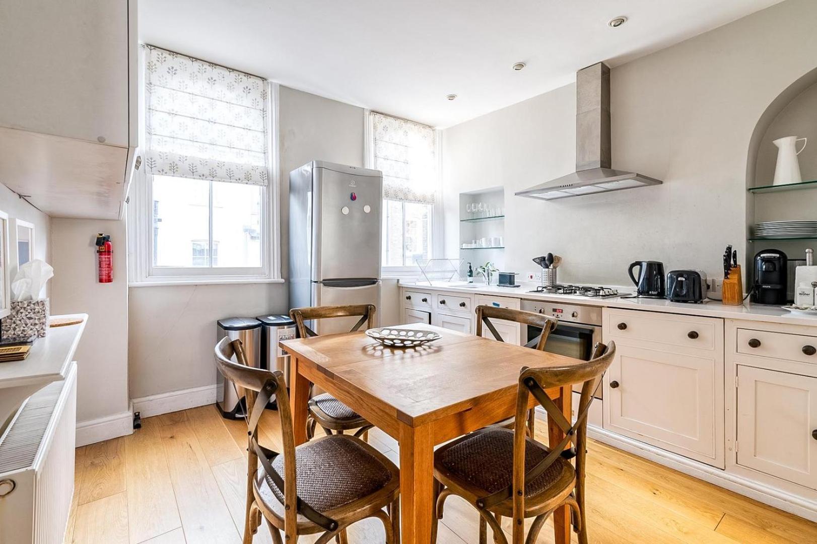 Cozy And Spacious Kensington Maisonette Appartement