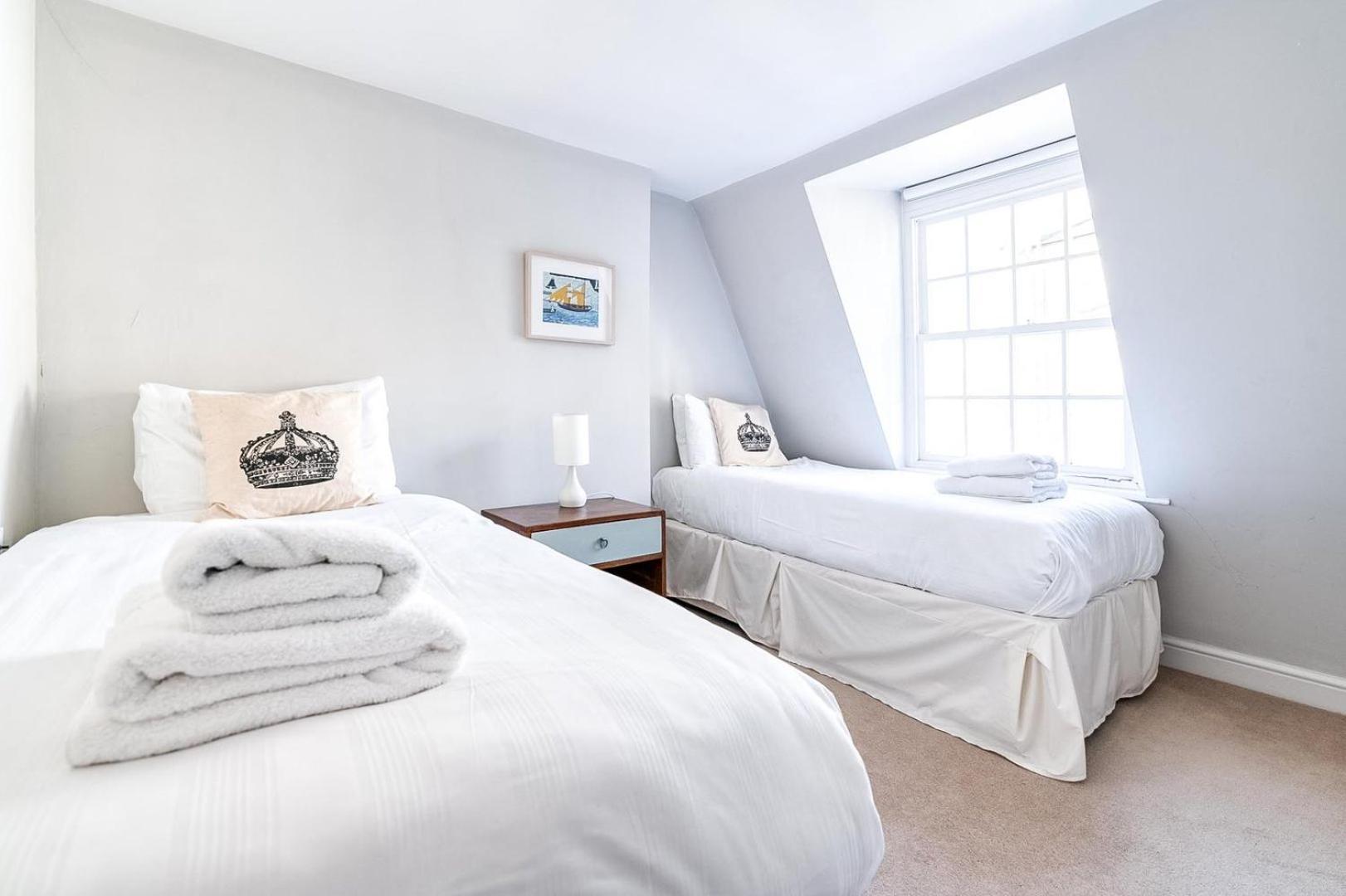 Cozy And Spacious Kensington Maisonette * Londen