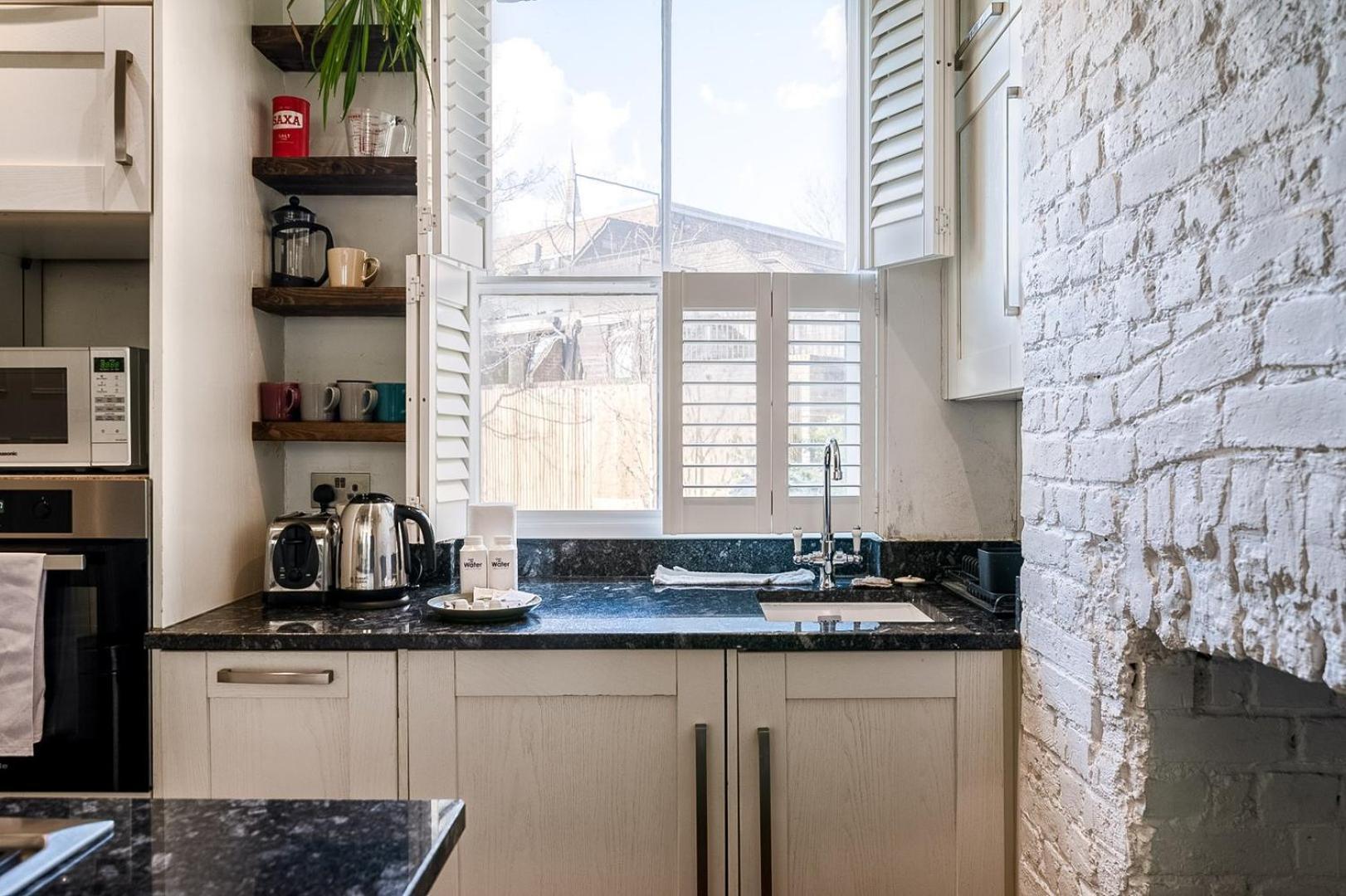Historic 18th Century Terrace House Leilighet London