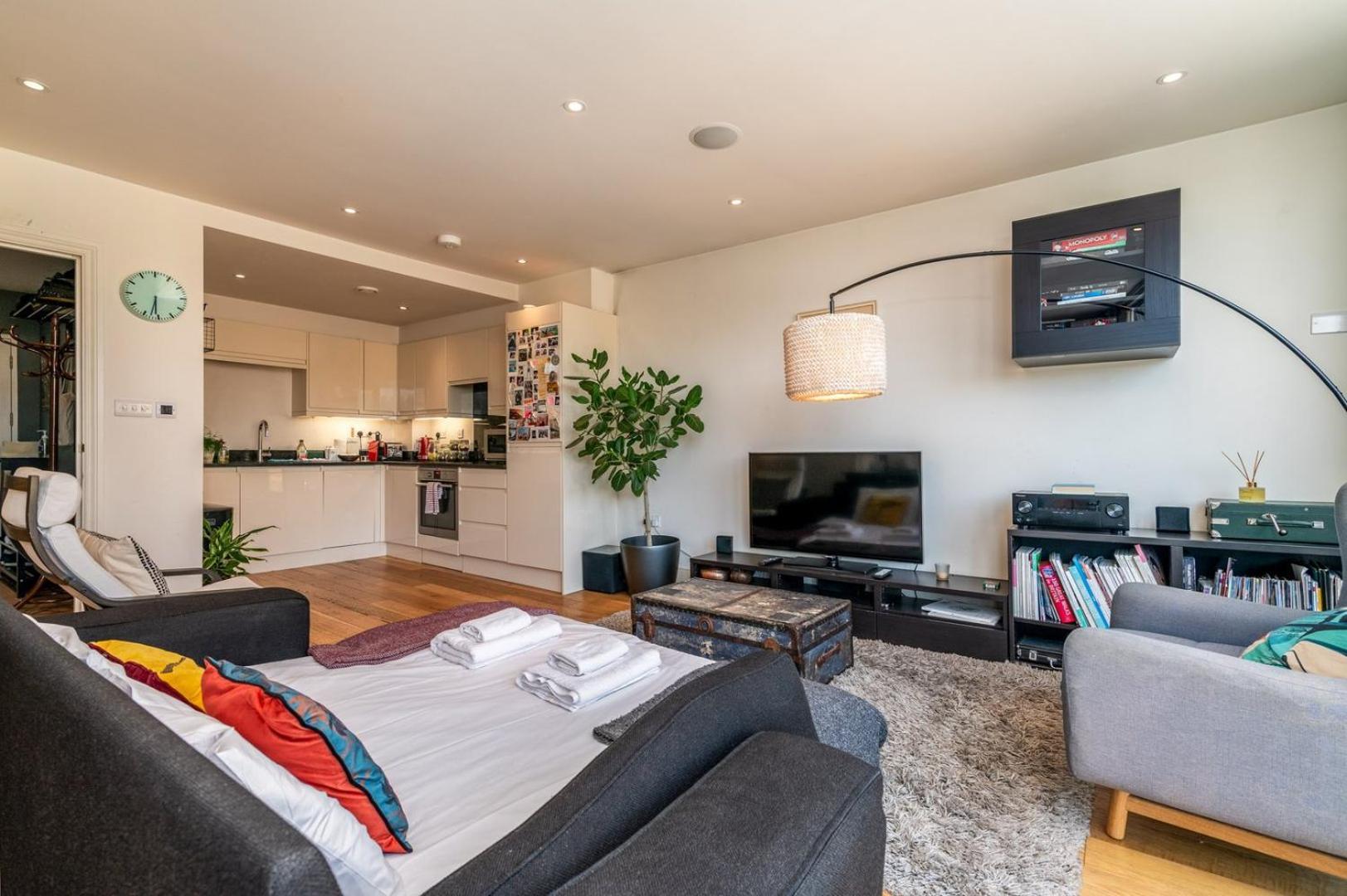 Leilighet Bright & Spacious Battersea Flat London