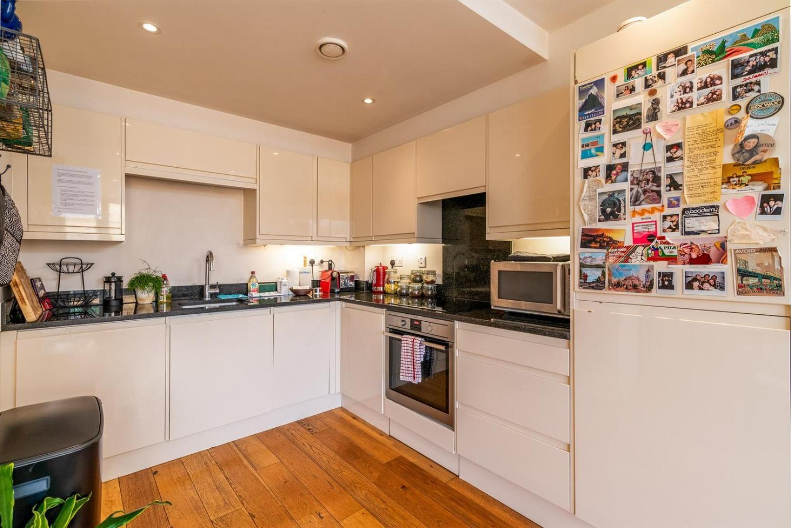 Leilighet Bright & Spacious Battersea Flat London