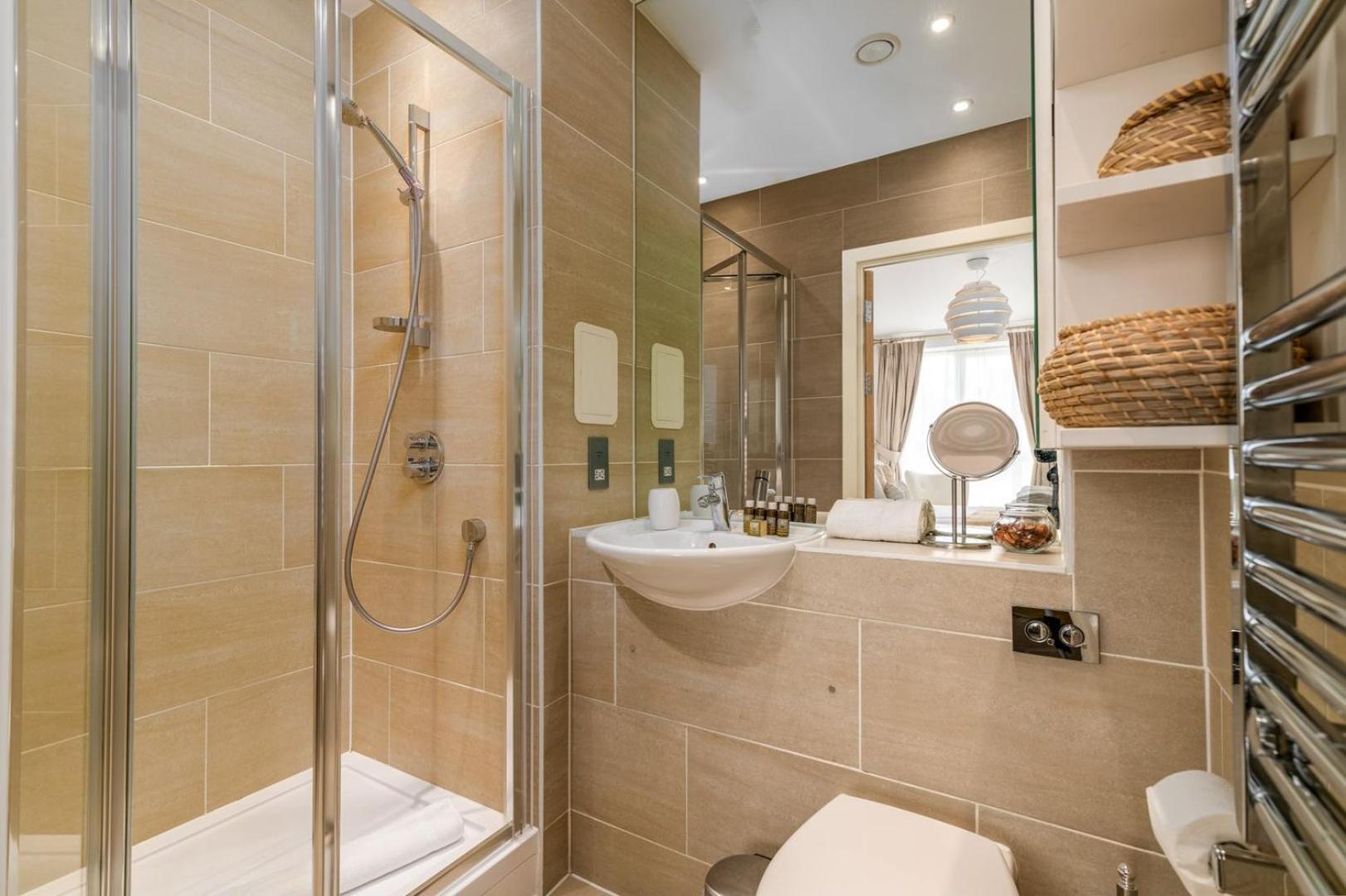 Gorgeous Wembley Flat Apartment London