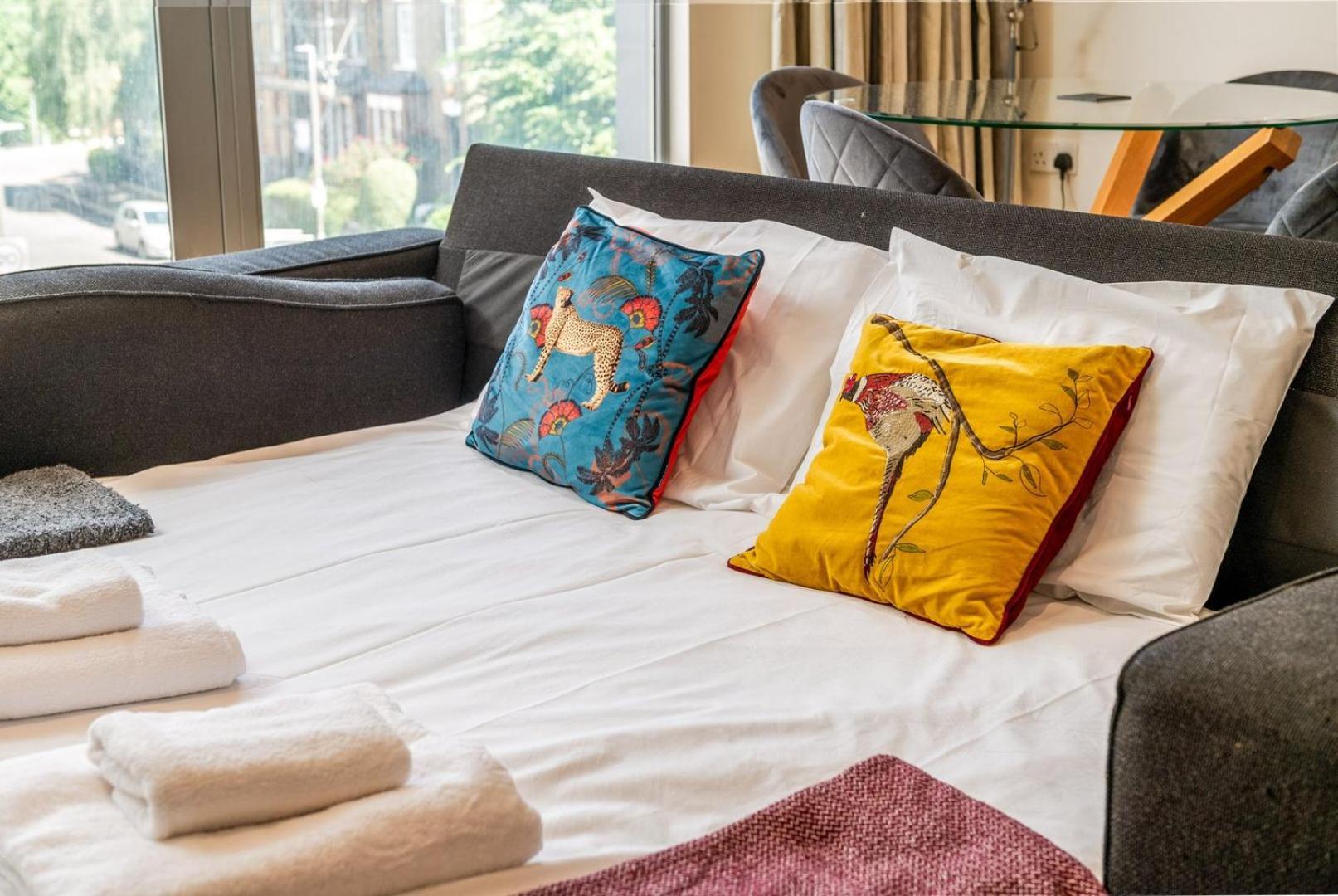 Bright & Spacious Battersea Flat Leilighet