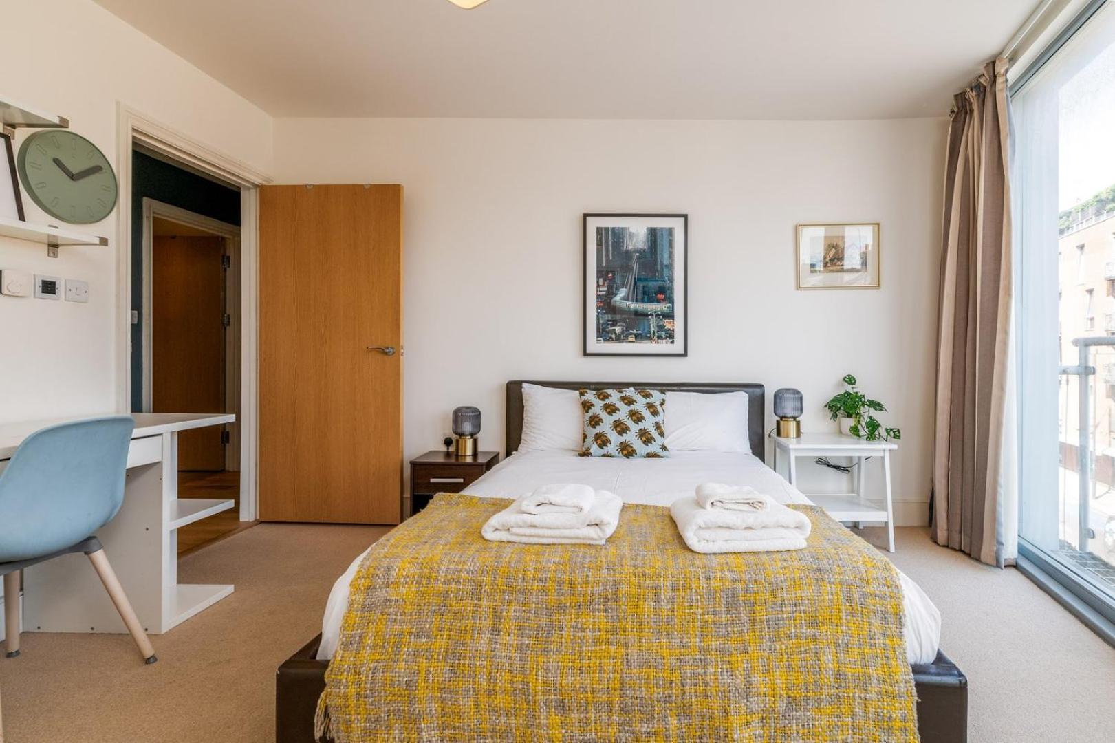 Leilighet Bright & Spacious Battersea Flat