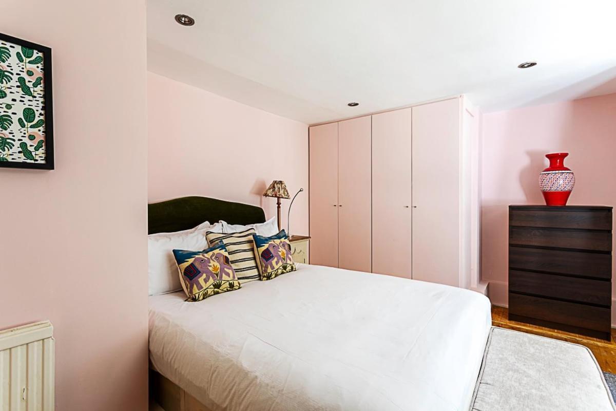 Style Three Bedroom House Apartment London