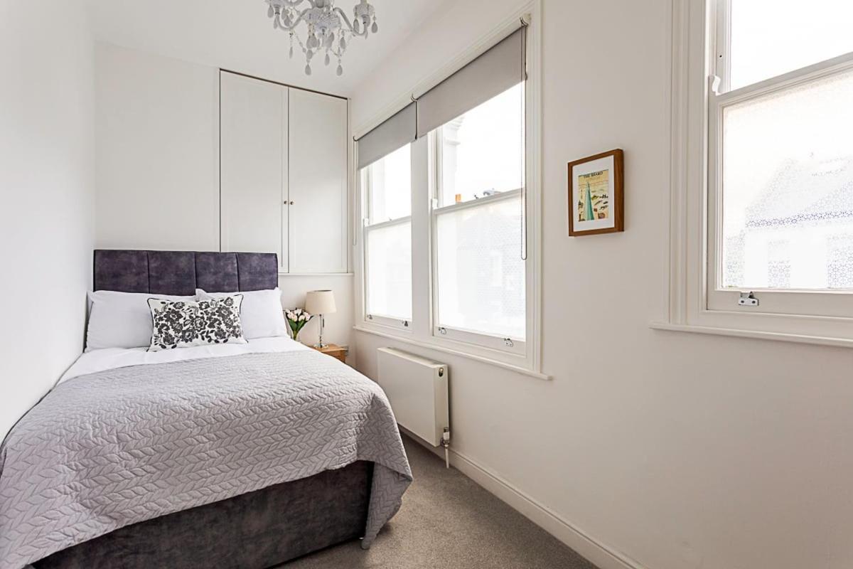 Chic 2-bed Flat In Leafy Clapham South
