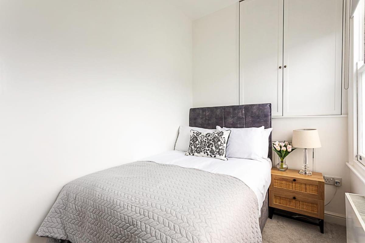 Chic 2-bed Flat In Leafy Clapham South Apartment *