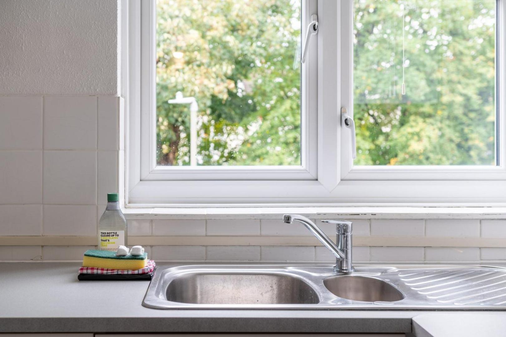 Charming One Bed Abode In East Putney Apartment