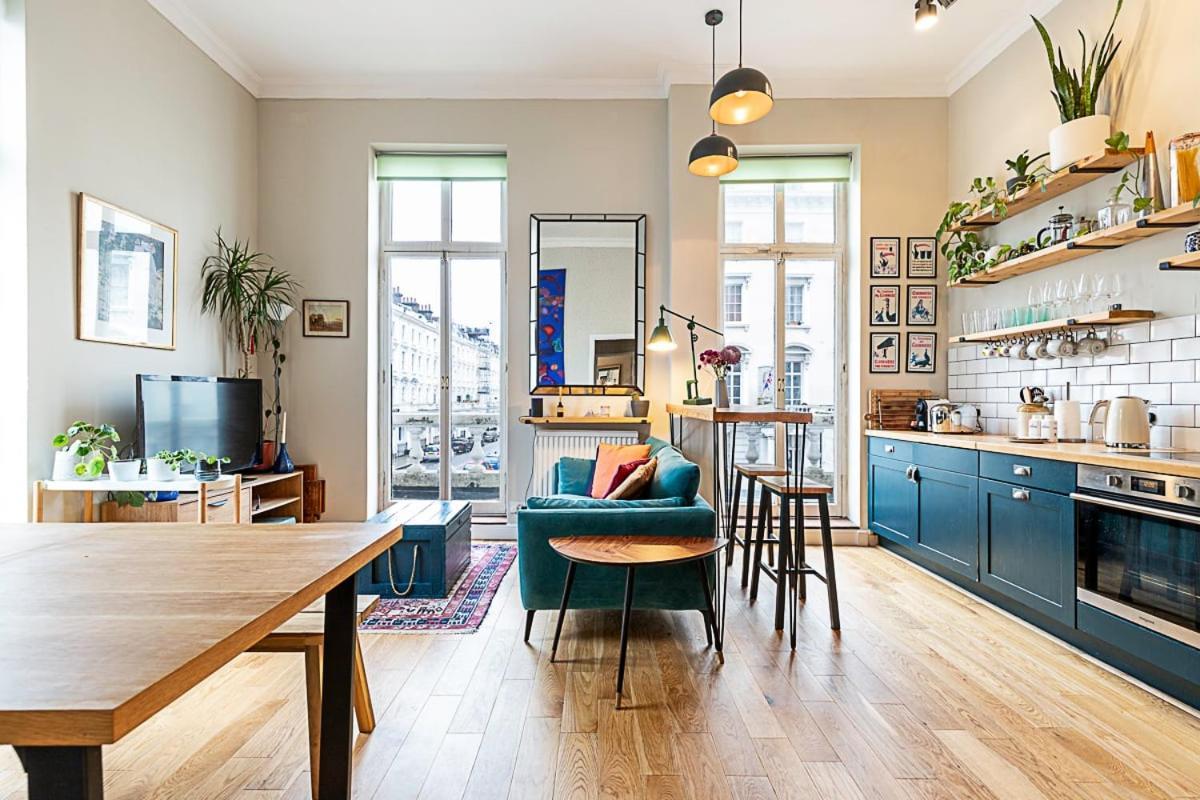 Beautiful Two Bedroom Abode Near Victoria * Londen