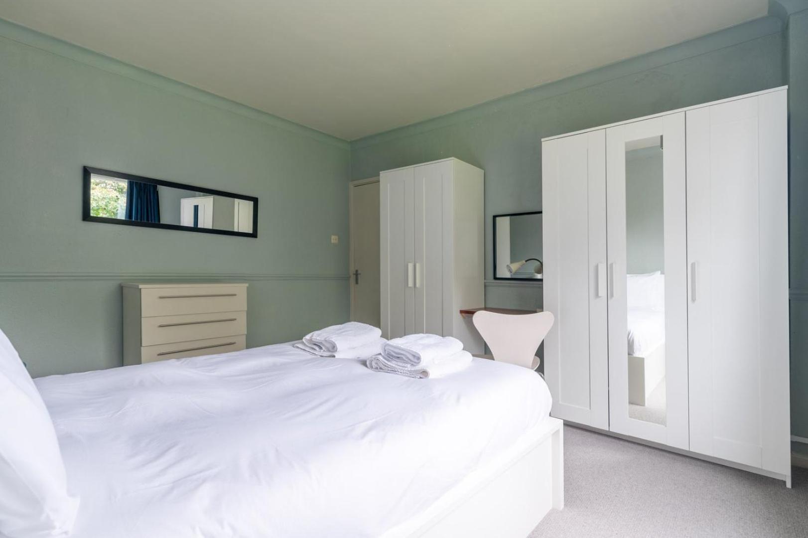 Charming One Bed Abode In East Putney Apartment *