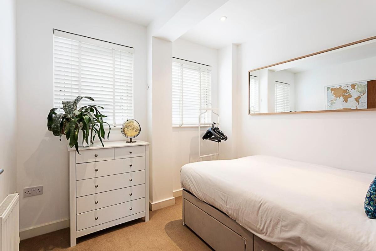 3 Bed Luxury Penthouse In Shoreditch Apartment London