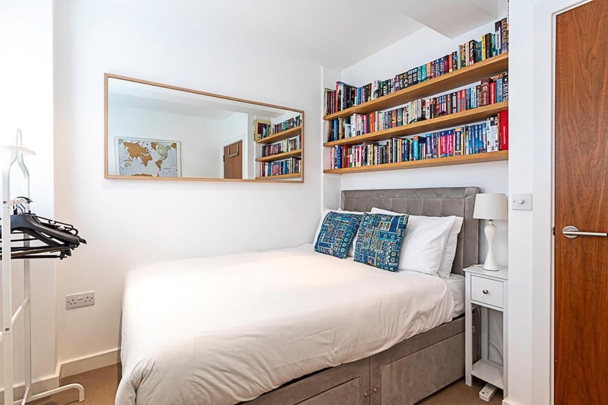 3 Bed Luxury Penthouse In Shoreditch London