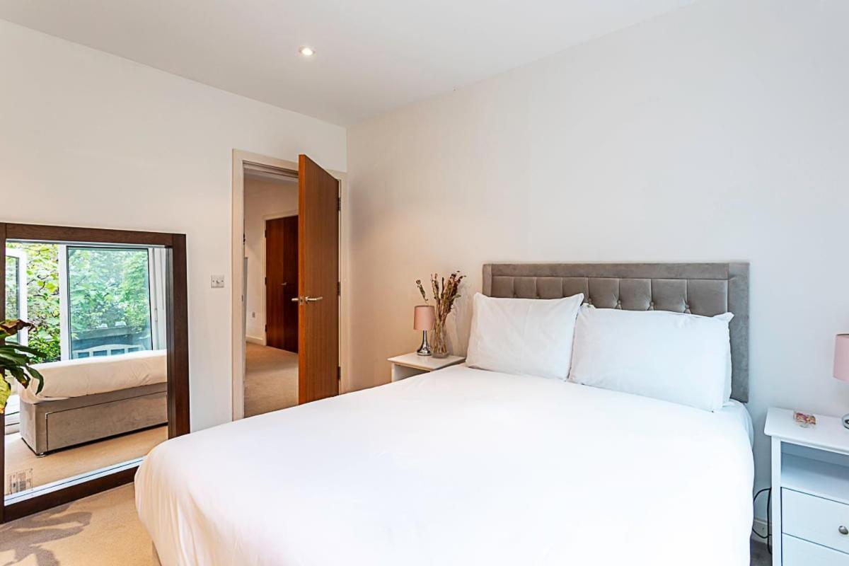 3 Bed Luxury Penthouse In Shoreditch Apartment London