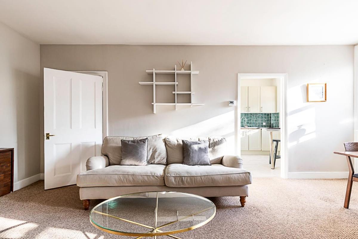 Beautiful One-bedroom In Notting Hill Apartment *