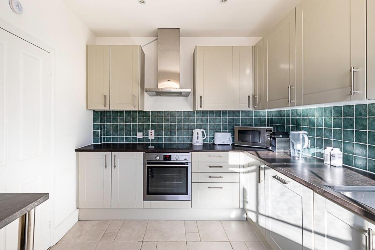 Beautiful One-bedroom In Notting Hill