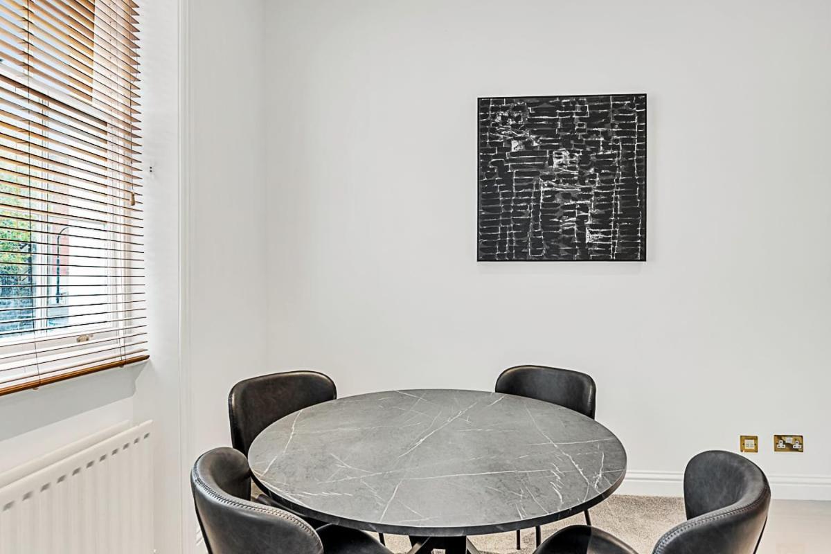 A One-bedroom Situated In Appartement *