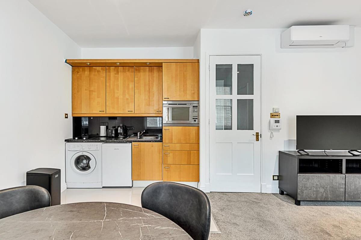 Appartement A One-bedroom Situated In