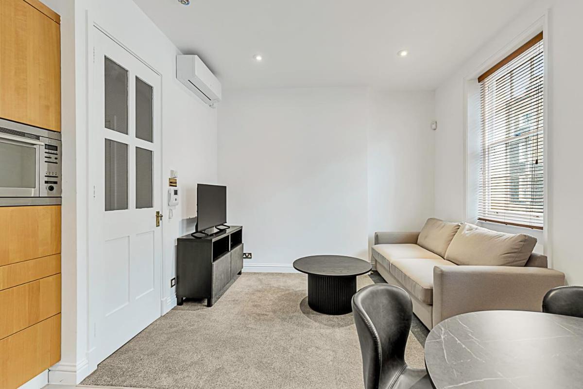 Appartement A One-bedroom Situated In