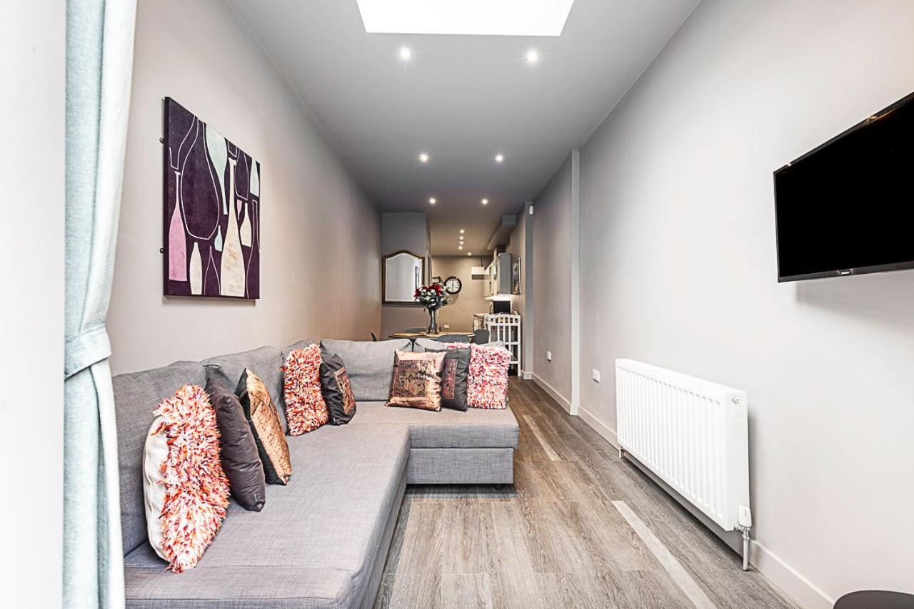 Holiday home Stunning 5 Bed House In Willesden Green! *