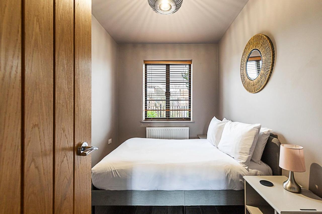 Holiday home Stunning 5 Bed House In Willesden Green! *
