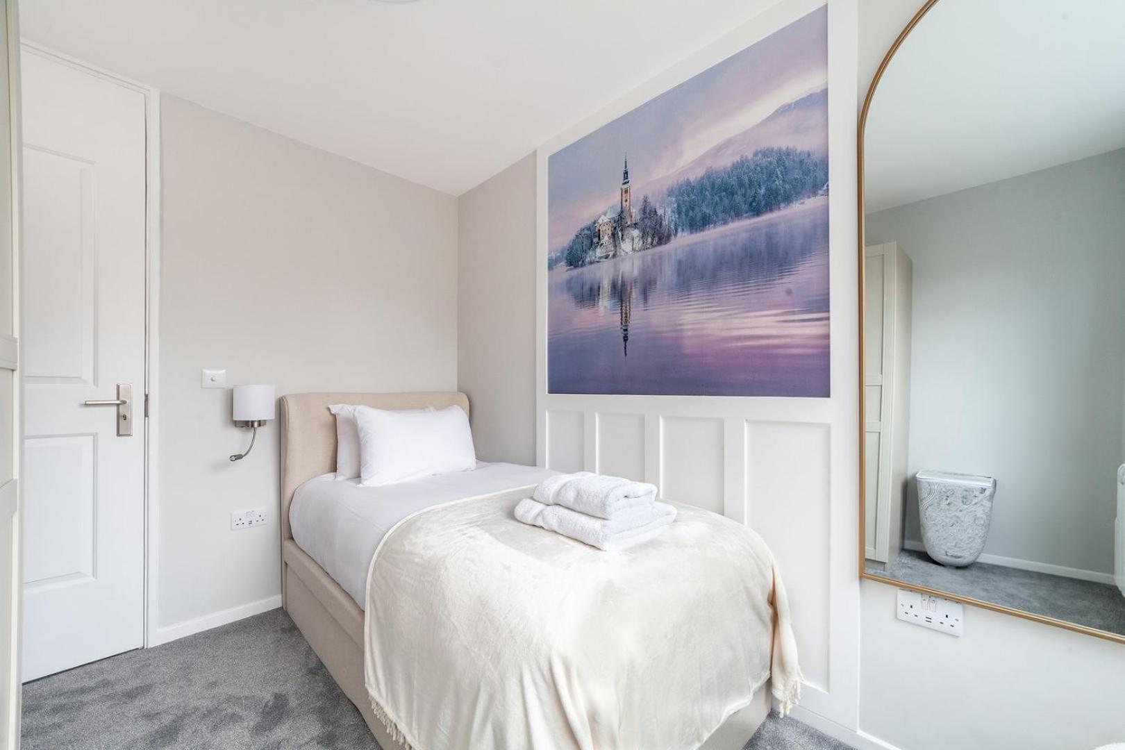 Excellent 3-bed Flat In Elephant & Castle Apartment *