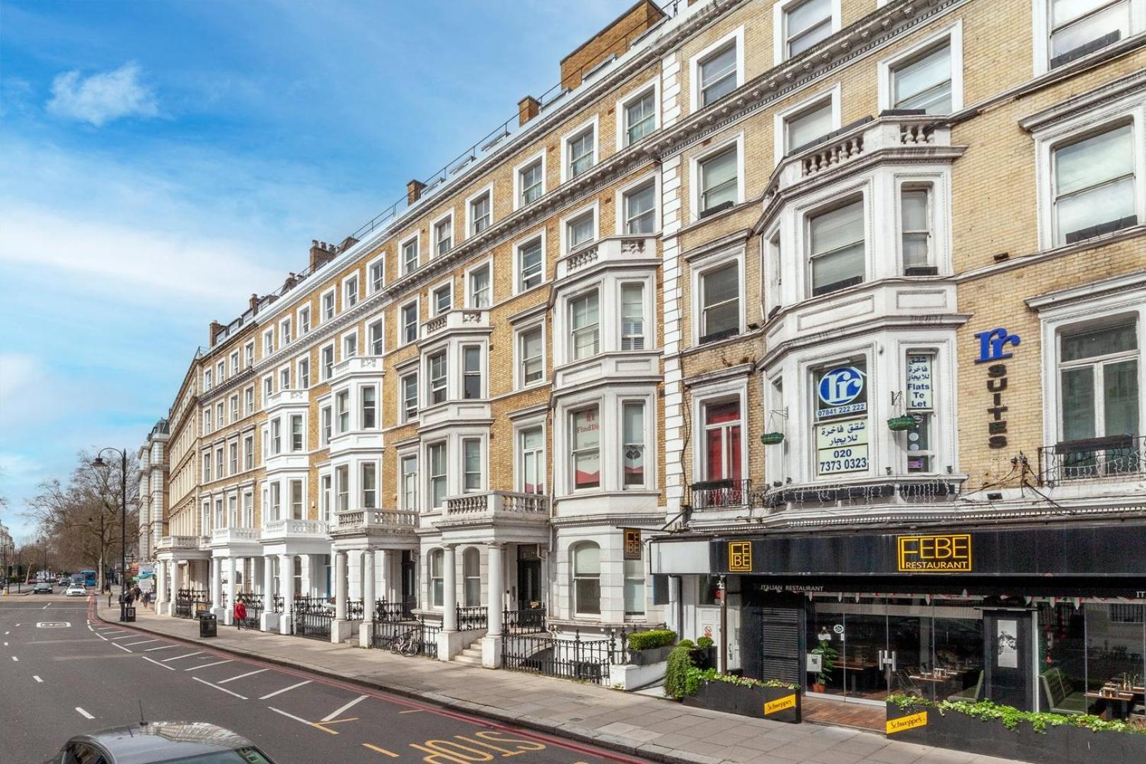Stylish And Sleek Kensington Apartment London