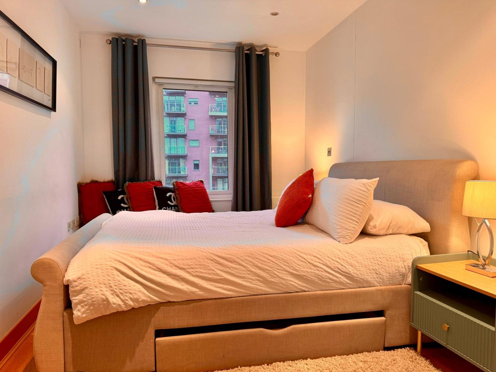 Cute 1 Bedroom Battersea Central By Wild Apartment *