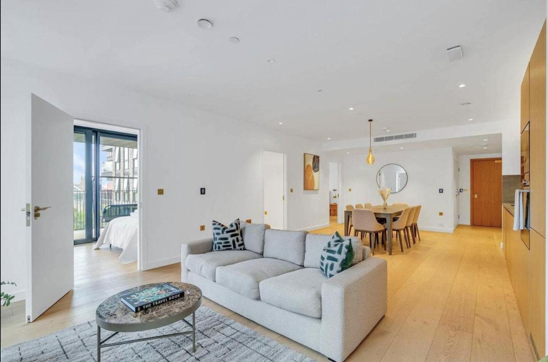 Remarkable Gem London