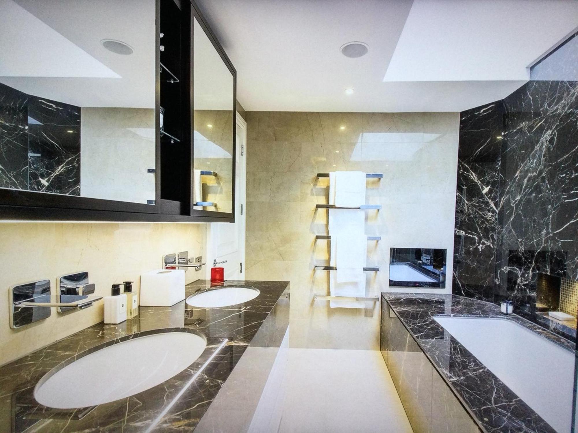 Mayfair Hyde Park - Check Profile London