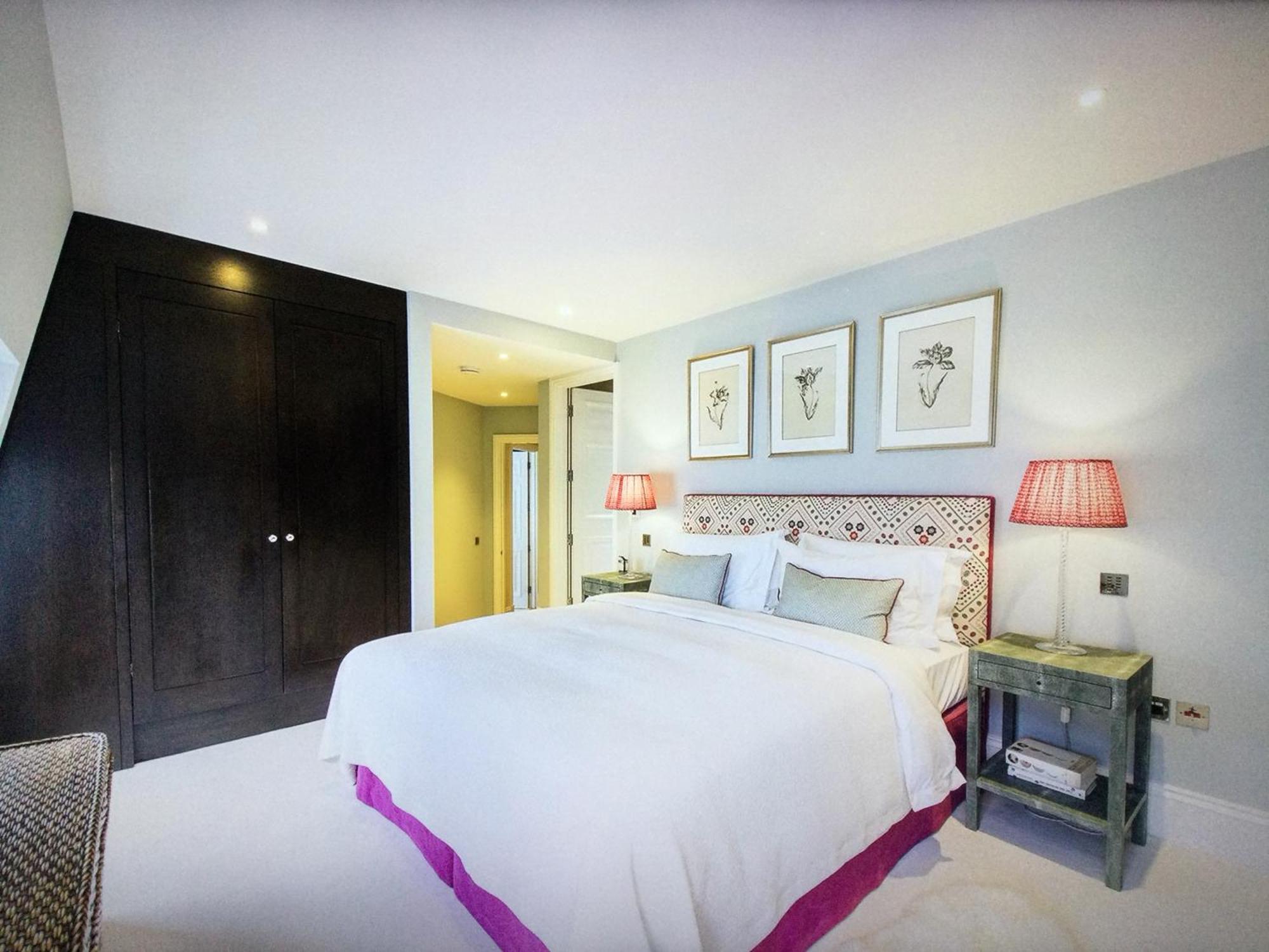 Mayfair Hyde Park - Check Profile * London