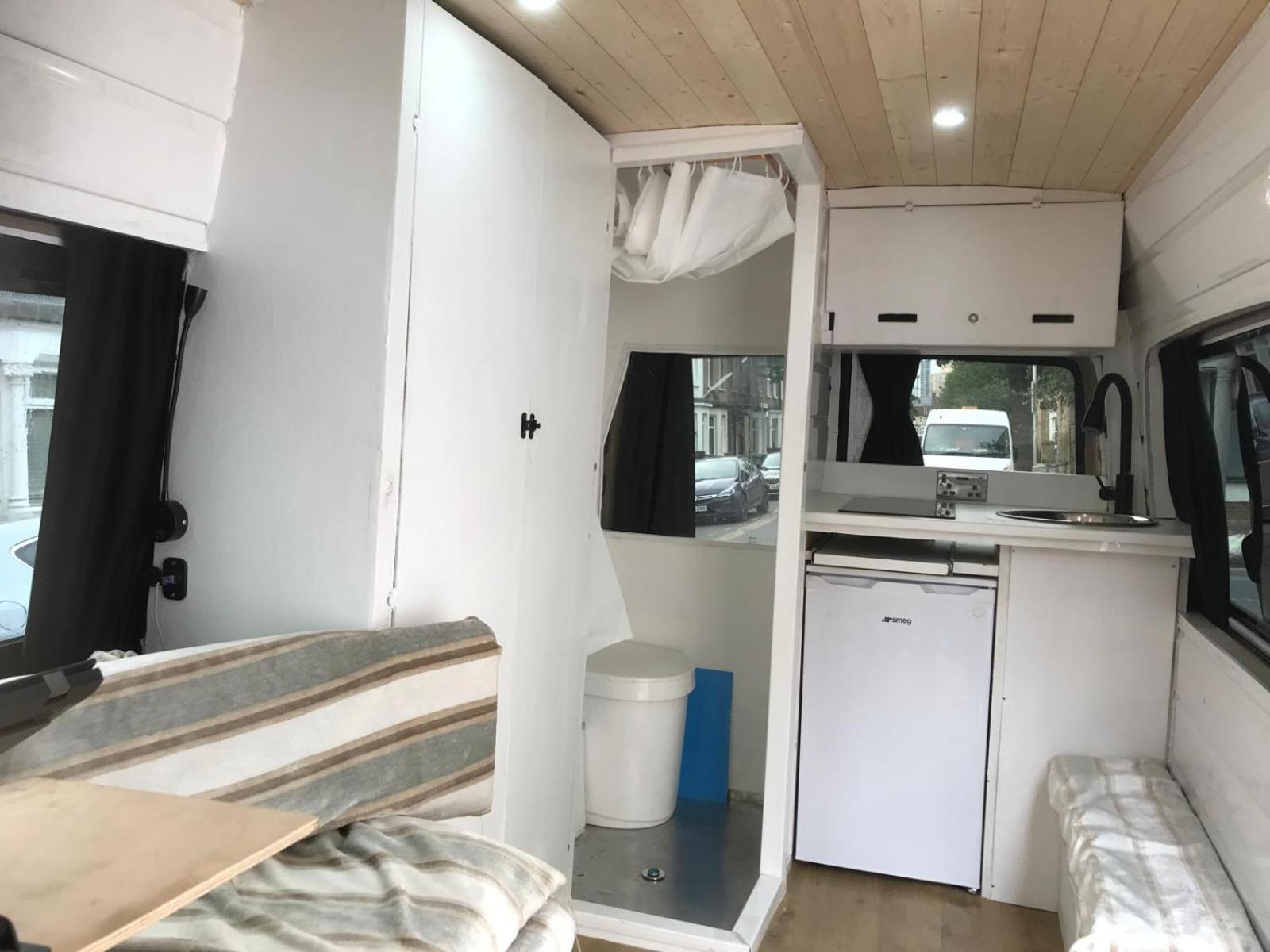 Leilighet Cozy Campervan Close To Stratford Station Not An *