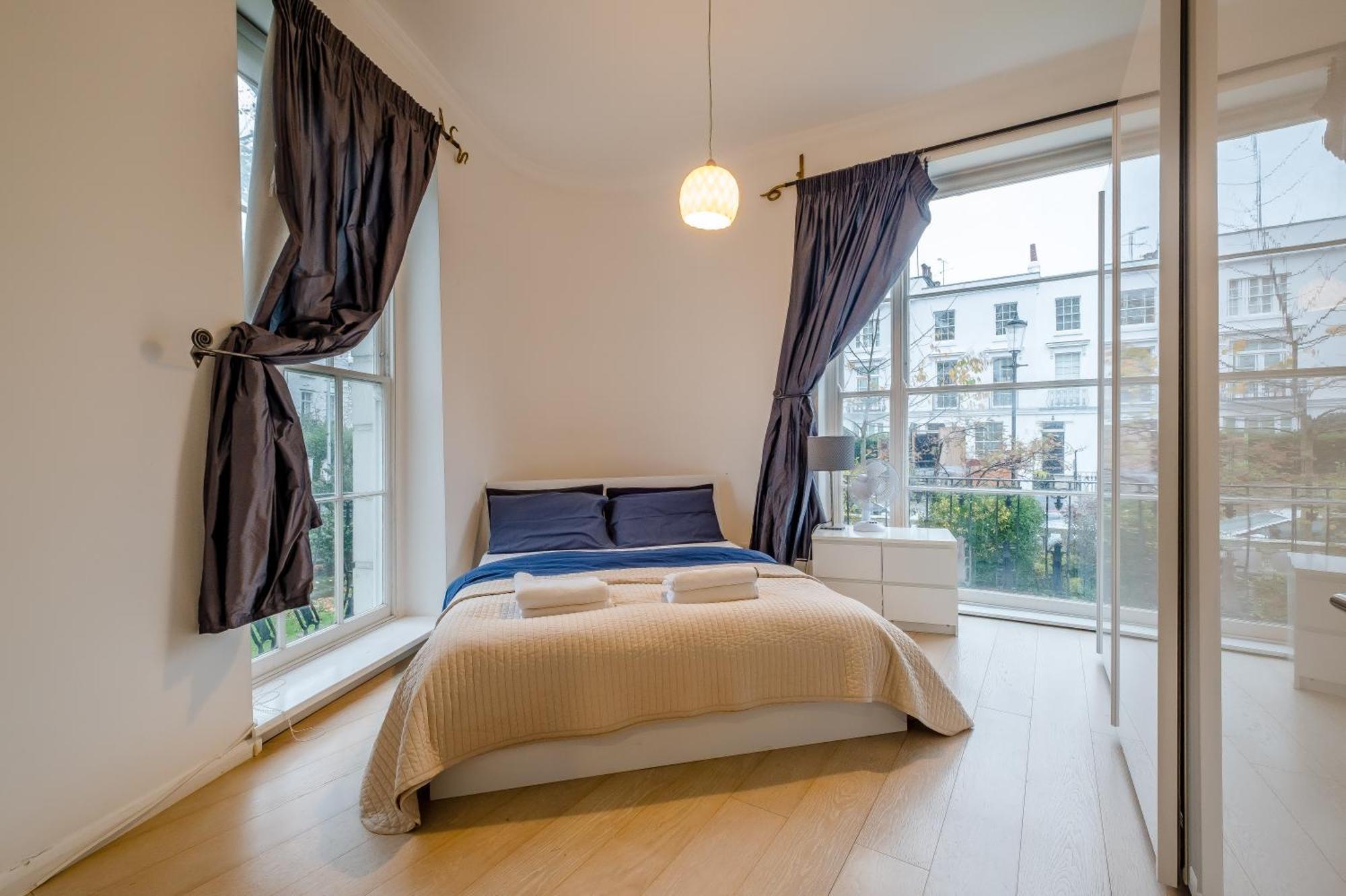 Stunning Oversized 3 Bedroom Flat In Notting Hill London
