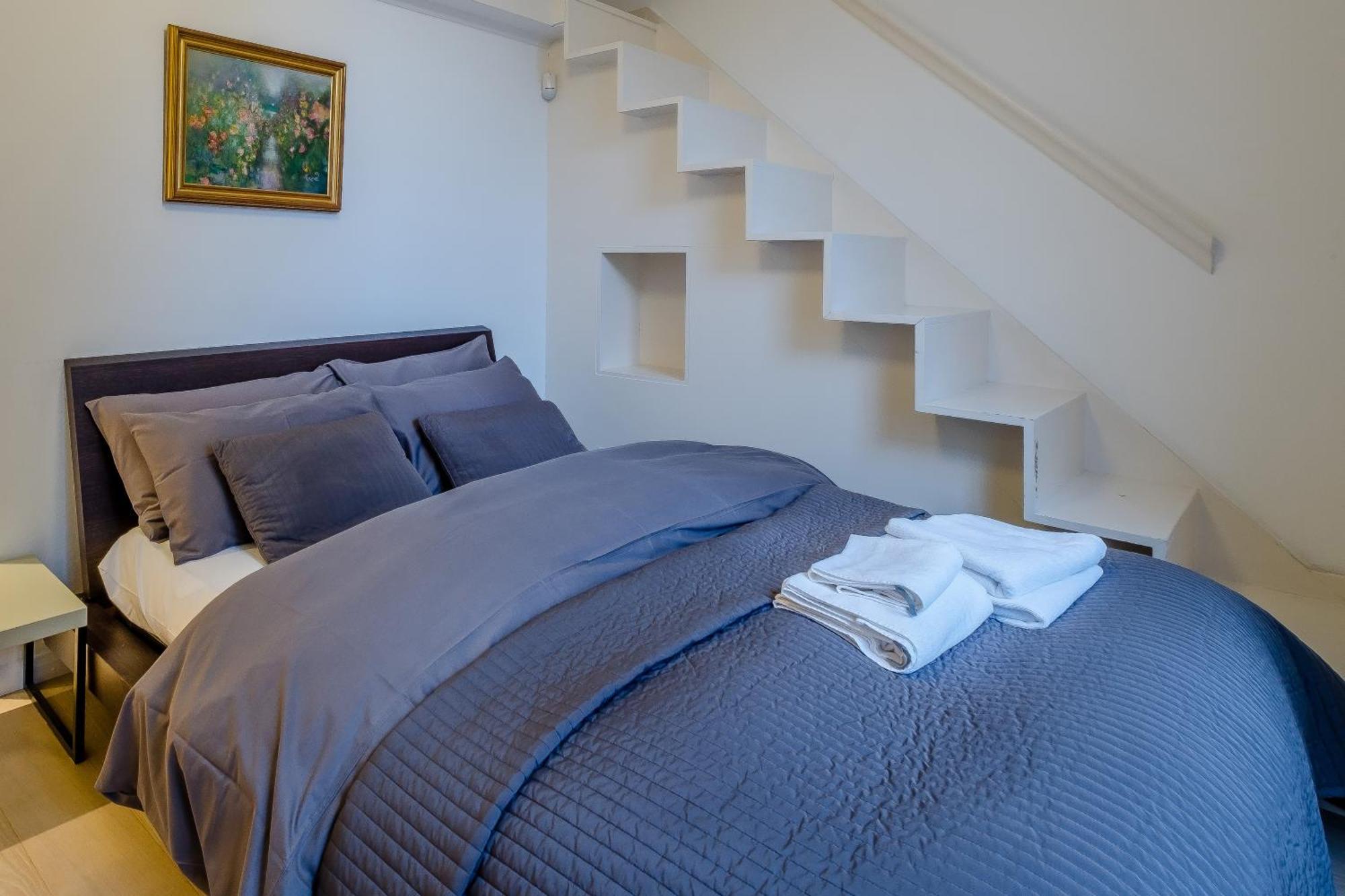 Stunning Oversized 3 Bedroom Flat In Notting Hill Apartment