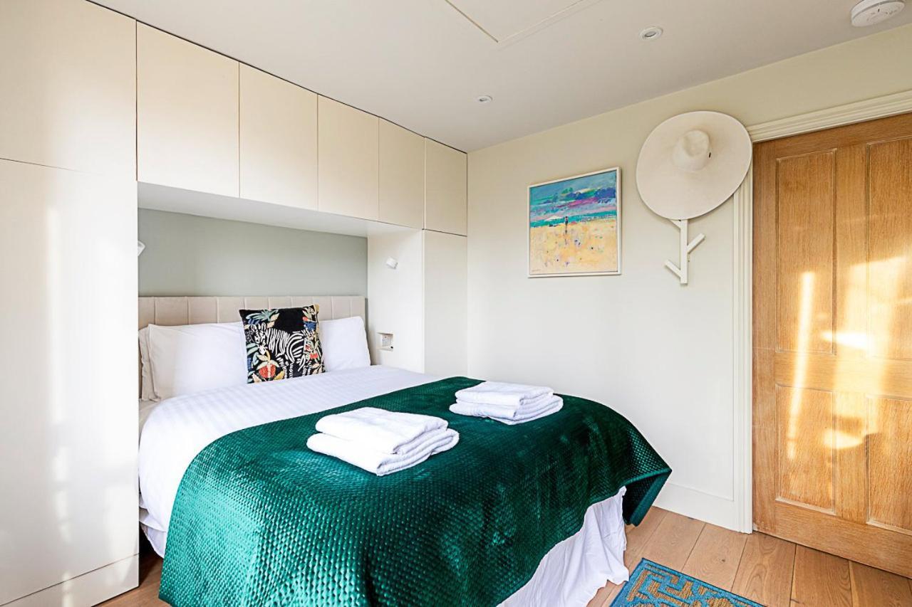 A Stylish Haven Near Portobello Road Apartment *
