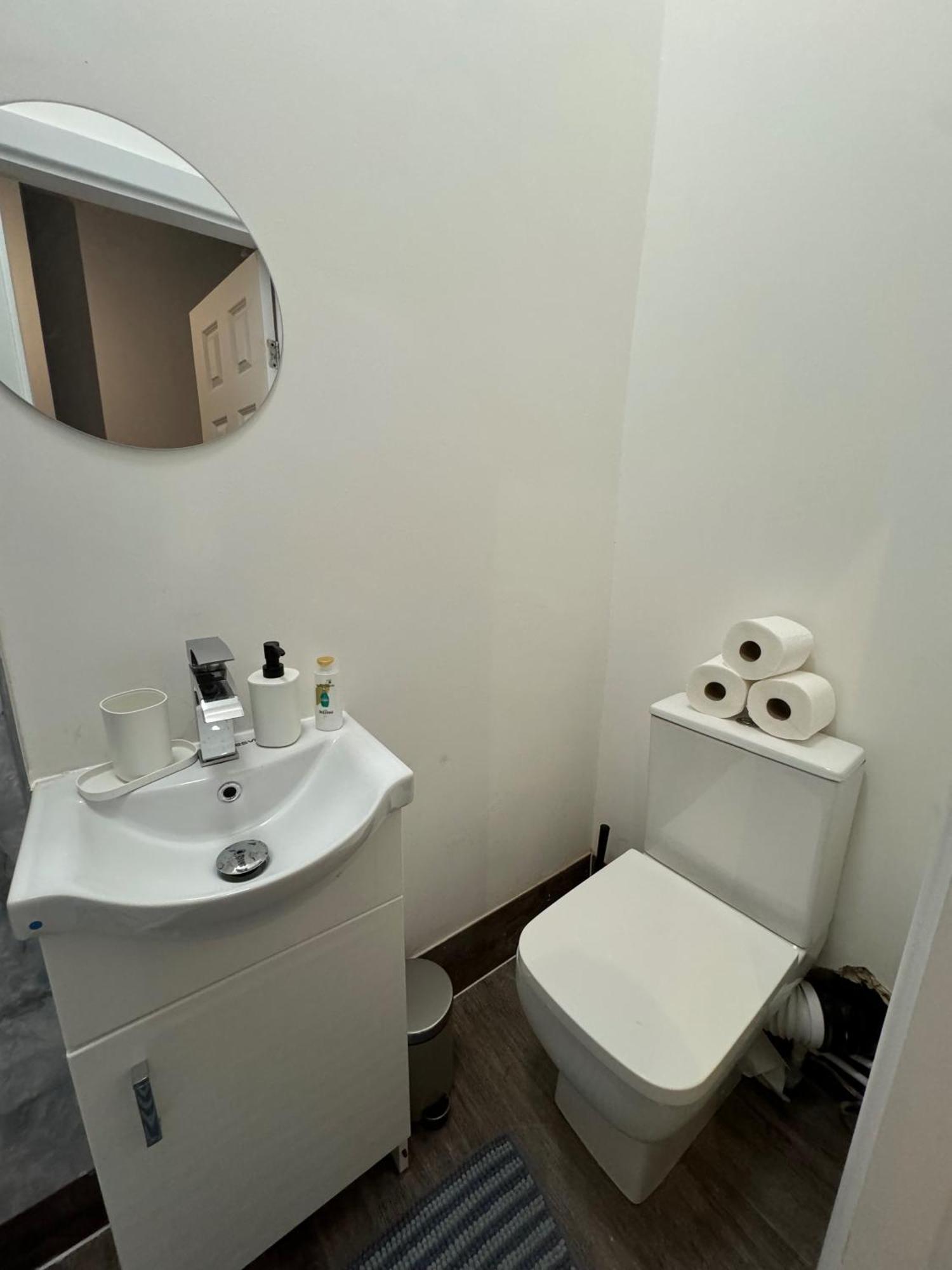 Apartment Chic With Modern Amenities