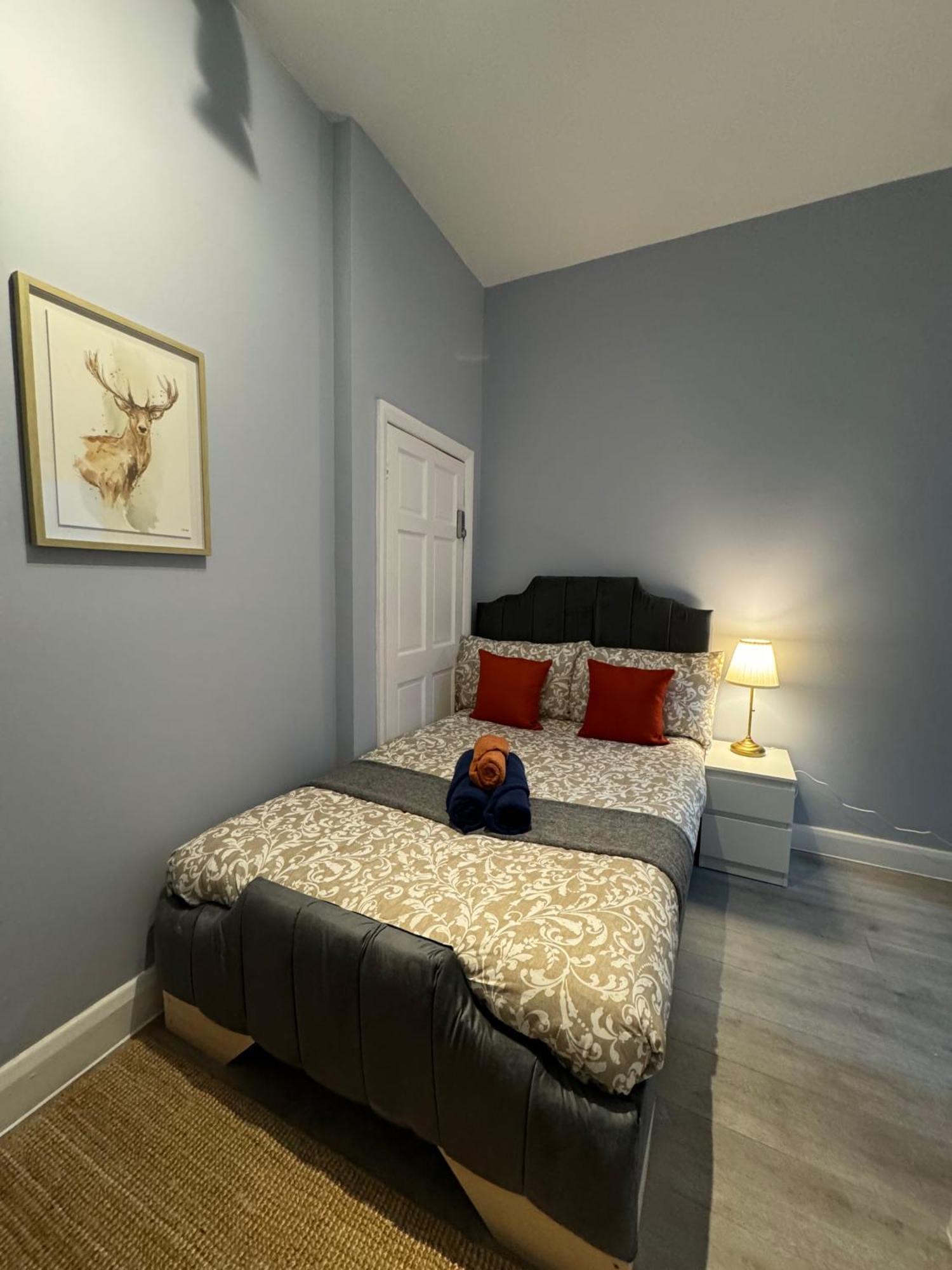 Chic With Modern Amenities London