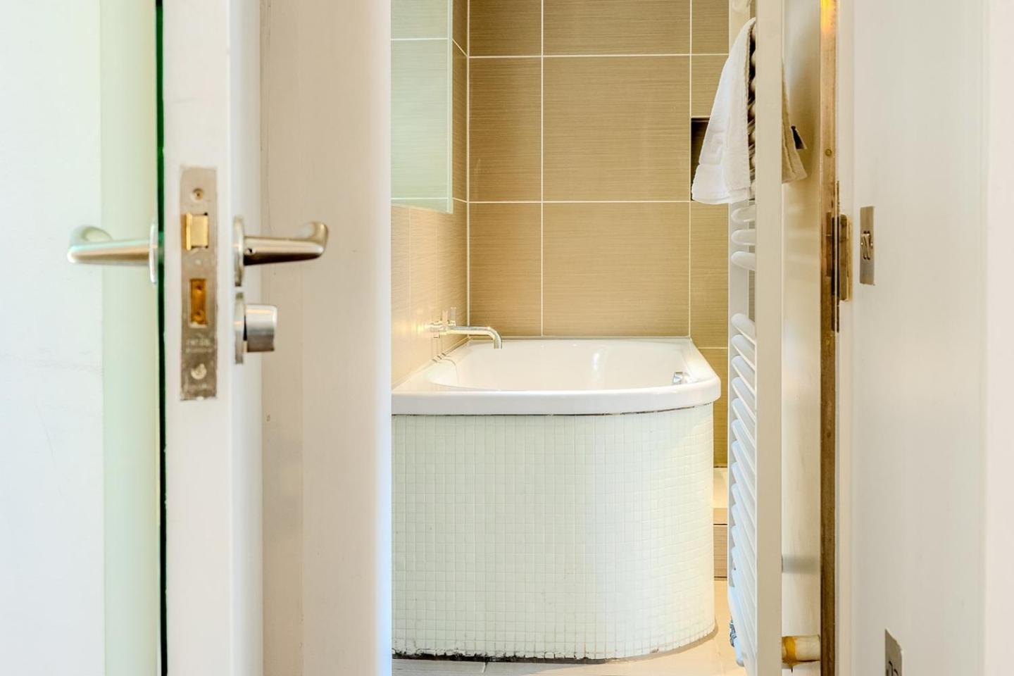 Modern Deluxe Greenwich - Great Transport Links Apartamento Londres